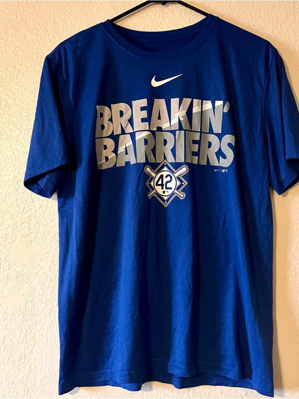 Nike LA Dodgers Jackie Robinson Breakin' Barriers shirt (L)